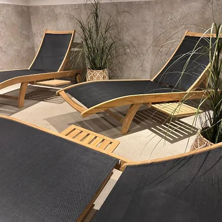 Strandnahe Mit Pool Sauna Und Balkon Apartmán